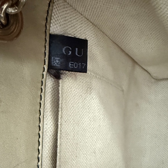 Gucci Gold Shoulder Bag with Chain Strap - Picture 5 of 8